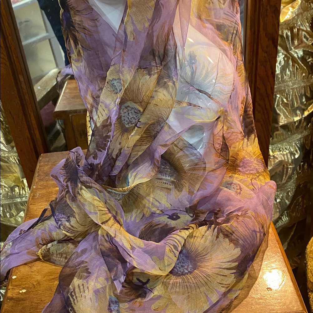 Lightweight Floral Sheer Scarf in Lavender 80 x 150 cm - Picture 2 of 4